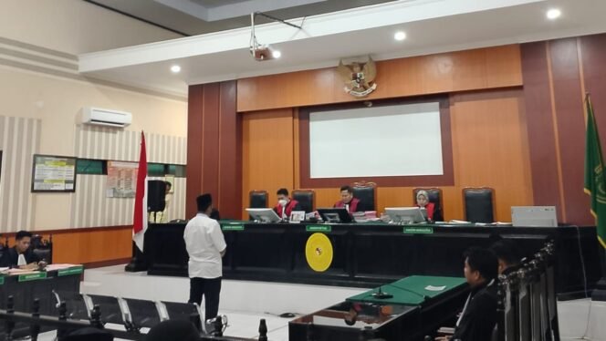 
Perkara Ijazah Palsu, Wakil Rakyat Kota Kendari Divonis 1,6 Tahun