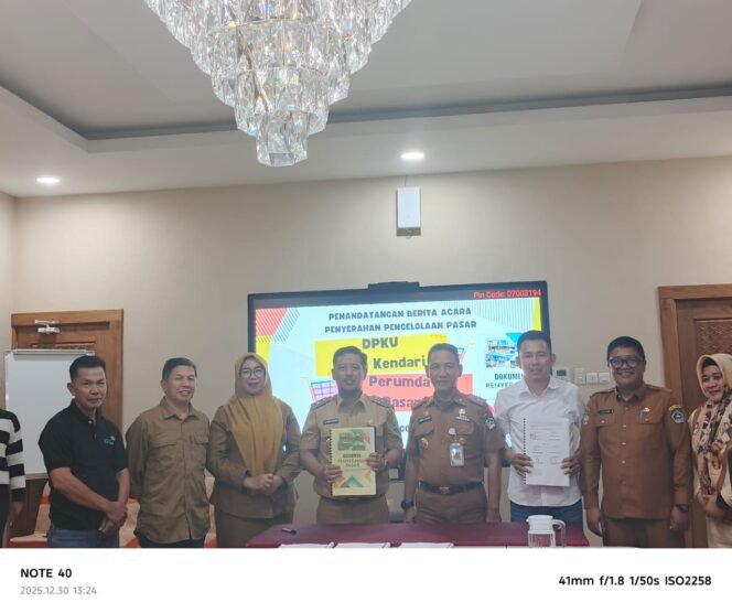 
DPKUKM Serahkan Pengelolaan 4 Pasar Ke Perumda Pasar Kota Kendari