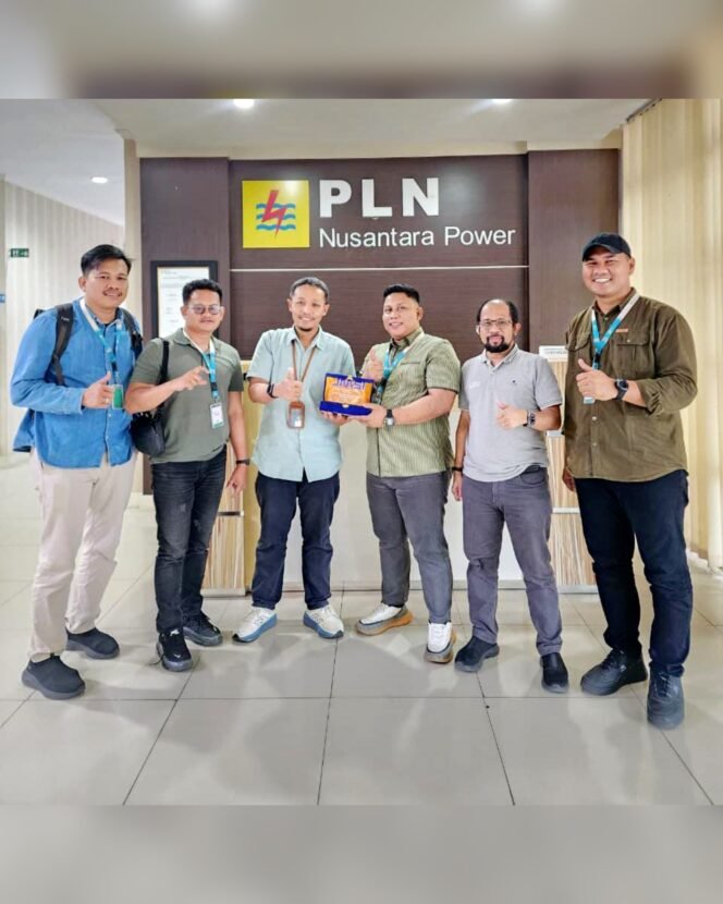 
Kontribusi Pemenuhan Energi Masyarakat, PLN Nusantara Power Raih JMSI Sultra Award