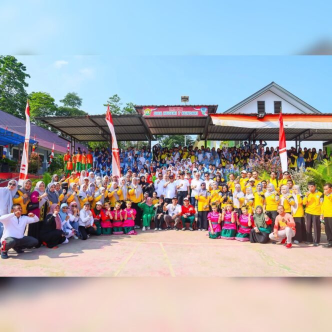 
Gandeng Mendikdasmen, ASR Buktikan Komitmen Bangun Dunia Pendidikan Sultra
