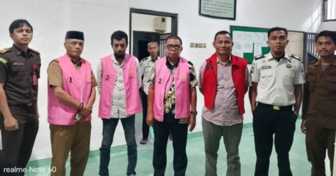 
Kejari Muna umumkan 5 tersangka korupsi pembangunan Stadion Motewe