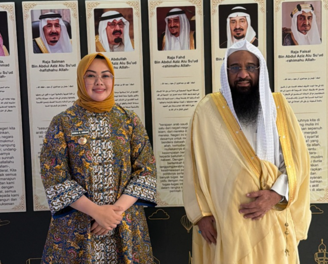 
Wali Kota Kendari Siska Karina  Imran  Bersama Kepala Atase Agama, Syeikh Ahmed bin Essa Al-Hazmi.( foto istimewa)
