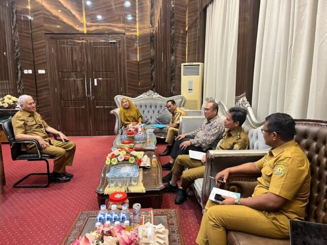 
Proses mediasi polemik Unsultra oleh Pemprov Sultra yang dipimpin langsung Sekda Sultra Asrun Lio