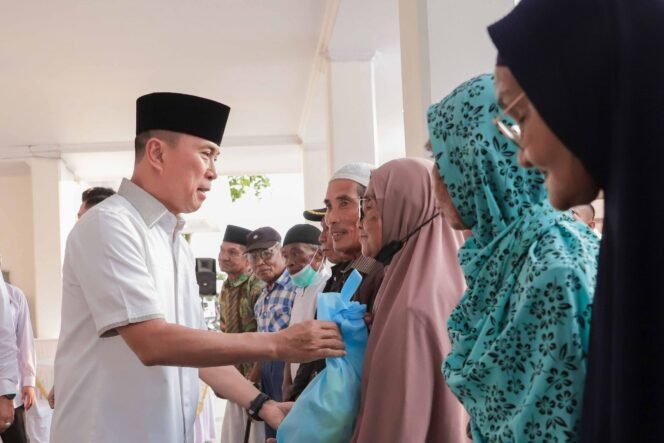 
Gubernur Andi Sumangerukka Pasang Badan Jaga Stabilitas Ekonomi dan Siapkan Mudik Gratis