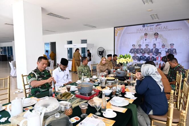 
Wali Kota Kendari Siska Karina Imran gelar Halal bihalal bersama Forkopimda dan jajaran