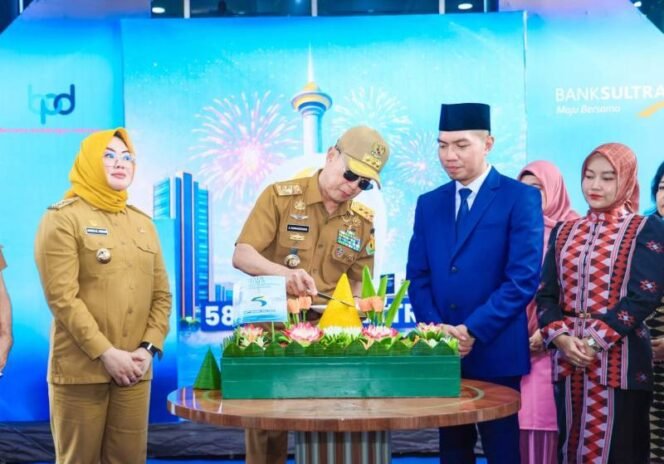 
Momen perayaan hari ulang tahun Bank Sultra ke-58