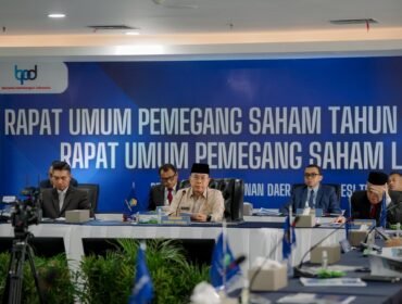 Gubernur Sultra Mayjend TNI (Purn) Andi Sumangerukka Pimpin RUPS Bank Sultra (foto: Dokpim)