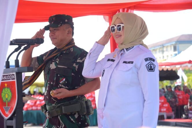 
Pangdam Hasanuddin Myjend TNI Bangun dan Wali Kota Kendari Siska Karina Imran Tutup TMMD 127 Kendari