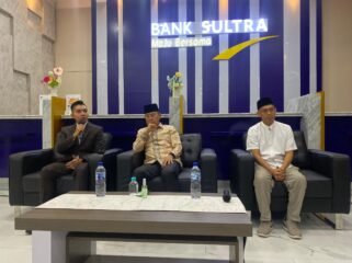 Konfrensi pers Gubernur Sultra Andi Sumangerukka dan Direktur Bank Sultra Andri Permana usai melaksanakan RUPS