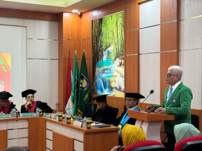 
Kolonel Kav, Amran Wahid Memaparkan Hasil disertasinya (Foto: Istimewa)