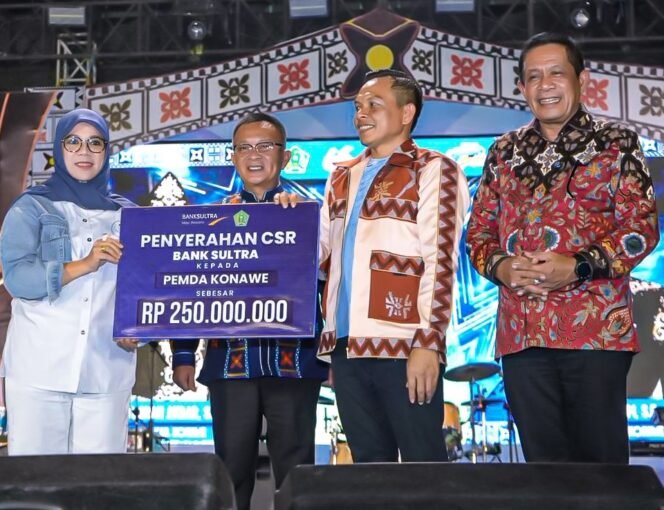 
Penyerahan CSR Bank Sultra dalam rangka Puncak HUT Kabupaten Konawe