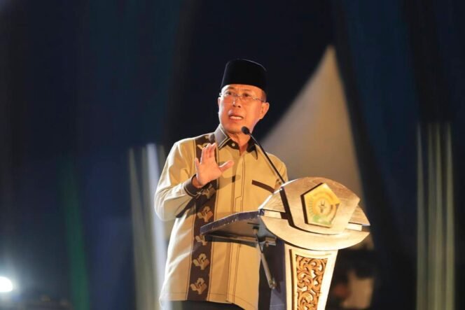 
Gubernur Sultra, Mayjend TNI (Purn) Andi Sumangerukka