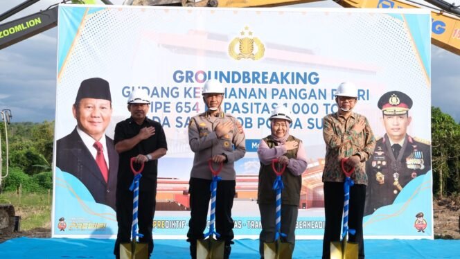
Polda Sulawesi Tenggara resmi memulai pembangunan Gudang Ketahanan Pangan Polri Tipe 654 berkapasitas hingga 1.000 ton, yang ditandai dengan kegiatan ground breaking di lingkungan Satbrimob Polda Sultra
