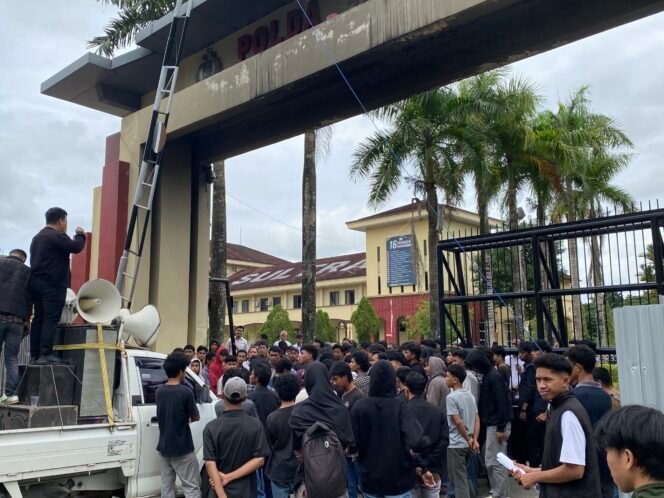 
Di Tengah Reformasi Polri, Oknum Polisi Gunakan Preman Untuk Kuasai Aset Warga dan Lakukan Pemerasan
