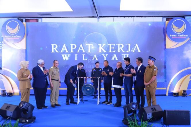 
Gubernur Sultra Tekankan Sinergi Pemda dan Parpol untuk Percepat Pembangunan