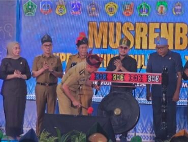 Gubernur Sultra, Mayjend TNI Andi Sumangerukka membuka Musrembang (Foto: Istimewa)