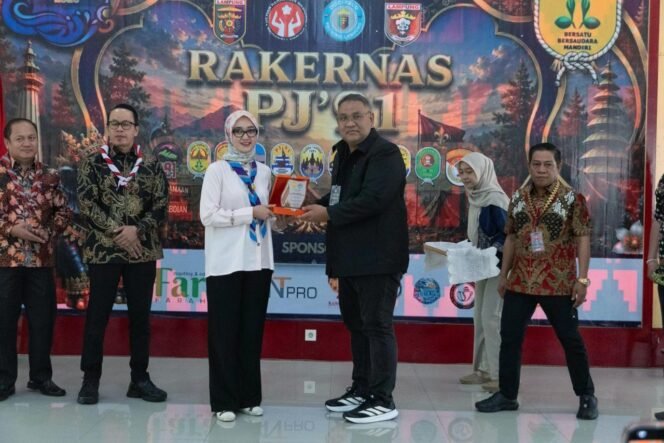 
Wagub Jihan Buka Rakernas PJ91, Ajak Purna Jambore Perkuat Semangat Bersatu, Berbaur, dan Berdampak