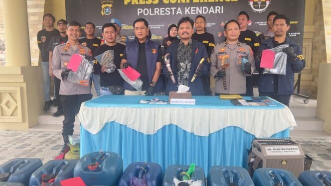 
Polresta Kendari Bongkar Deretan Kasus: Dari ASN Justin Bieber hingga Ayah Kandung Bejat