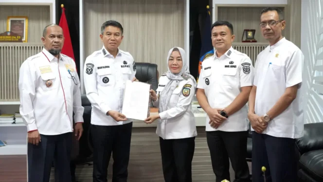 
Narlian Ditunjuk Plh Sekda Konsel, Pemkab Pastikan Roda Pemerintahan Tetap Berjalan